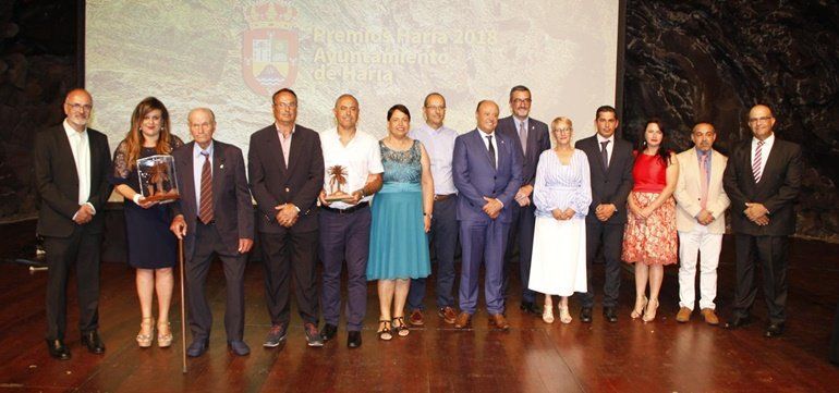 Tito Dorta Caraballo y la familia Mesa Armas reciben los Premios Haría 2018