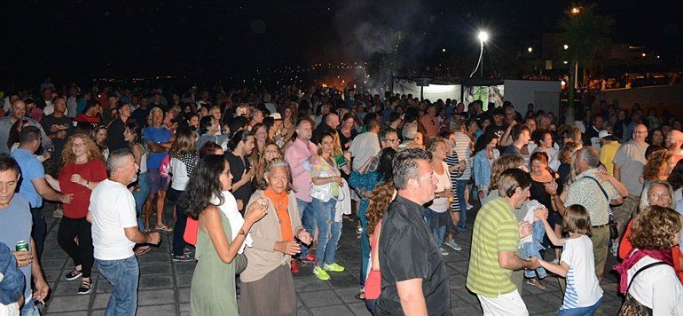 Puerto del Carmen celebró San Juan con 12 horas de actividades