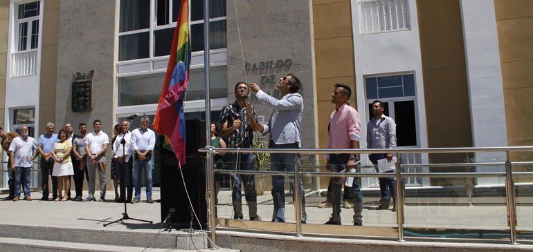 Las instituciones de la isla reivindican los derechos de la comunidad LGTBI+