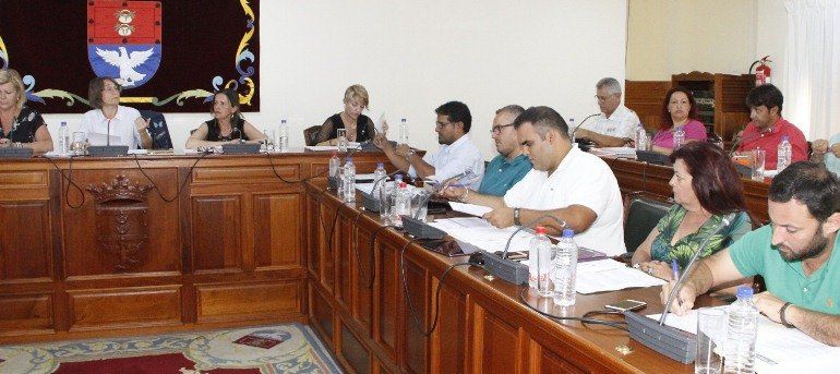 La oposición aprueba una moción de CC para que se incorporen trabajadores sociales a Arrecife