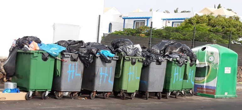 La acumulación de basura en Playa Blanca sigue generando quejas entre vecinos y comerciantes