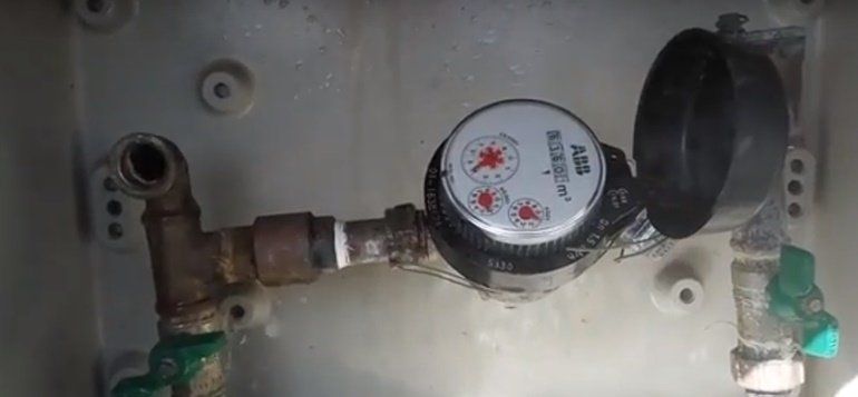 Denuncia facturas de hasta más de 1.000 euros de Canal Gestión: "Las tuberías están llenas de aire"