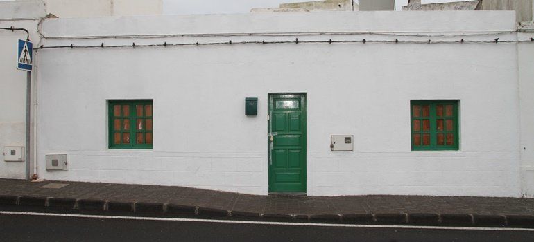 Fiscalía pide el internamiento psiquiátrico durante 20 años del acusado de asesinar a su madre en San Bartolomé