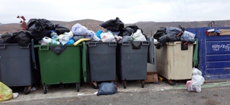 El PIL denuncia "malos olores" en Haría por la "falta" de recogida de basura y de limpieza