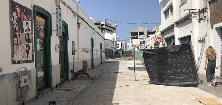 Comerciantes denuncian que las obras de la calle Hermanos Zerolo de Arrecife están "paralizadas"