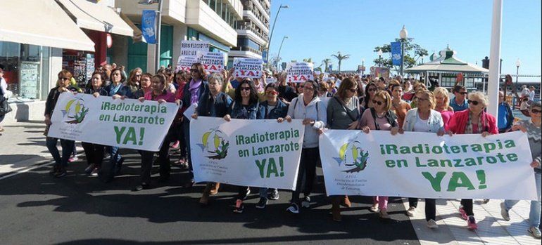 Manifestación de Afol reclamando la unidad de radioterapia