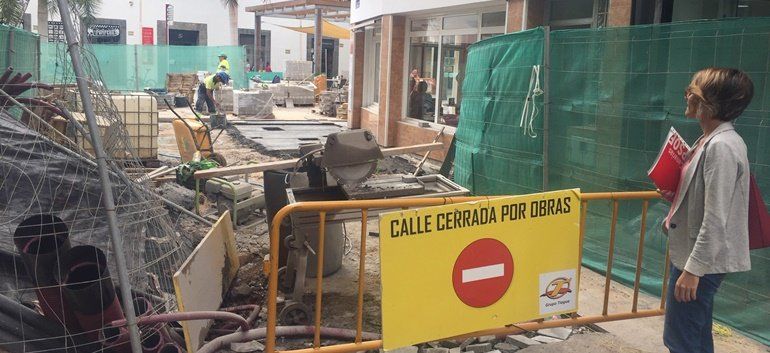 La alcaldesa reclama al Cabildo que "cumpla los plazos" con las obras que está ejecutando en Arrecife