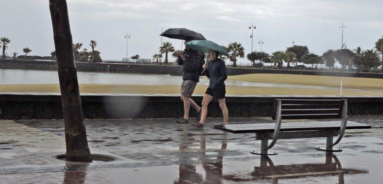 Imagen de archivo de lluvias en Arrecife (Foto: José Luis Carrasco)