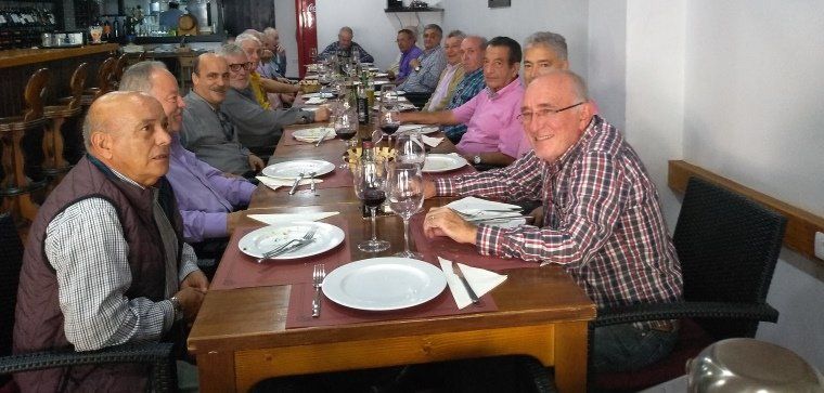 El Nido acoge una comida de confraternización de las "viejas glorias" de la vida política de la isla