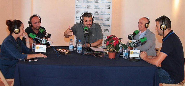 Radio Lanzarote-Onda Cero se traslada a Tías y emite desde la ermita de San Antonio