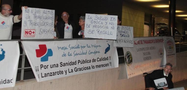 Lanzarote se suma a la 'Marea Blanca' contra las listas de espera en la Sanidad: "La salud no espera"