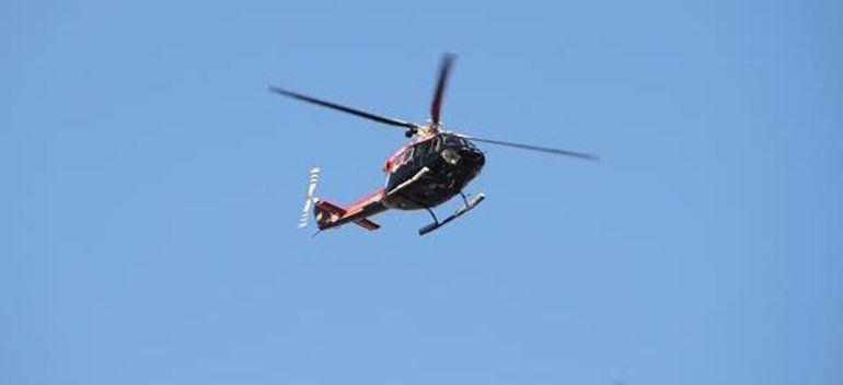 El helicóptero del GES rescata a una senderista herida tras caerse en la Caldera Blanca de Tinajo