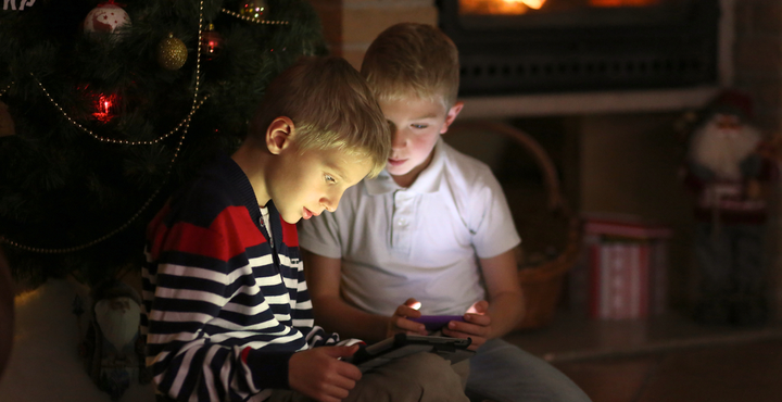 ¿Cuál es la mejor edad en la que regalar un móvil a un niño?