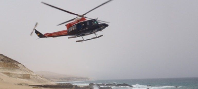 El helicóptero no detecta ninguna mancha de alquitrán en las costas lanzaroteñas
