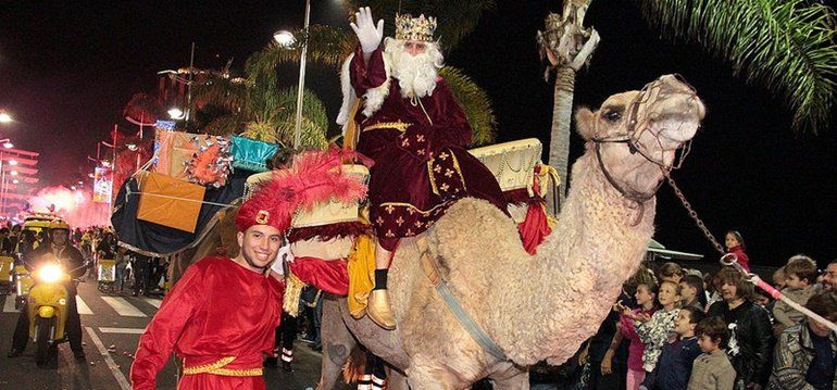 Los Reyes Magos repartirán más de 4.000 kilos de caramelos en Arrecife