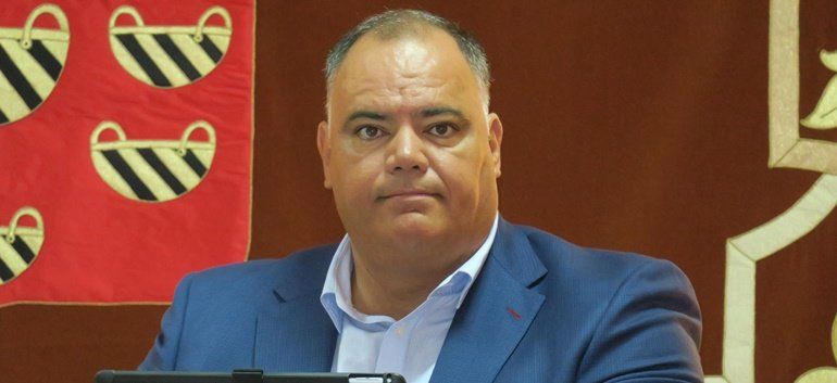 Manuel Cabrera dimite como vicepresidente del Cabildo y abandona el grupo de gobierno