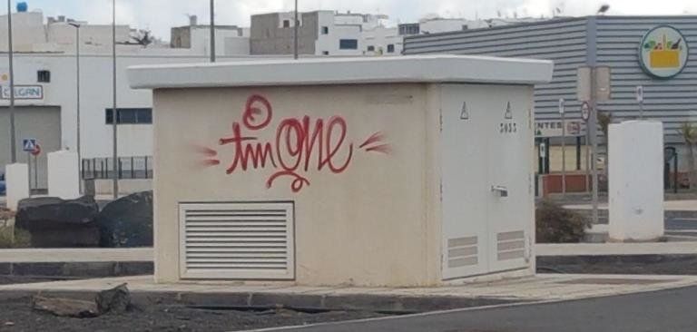 Denunciados dos grafiteros por más de 120 pintadas en Arrecife