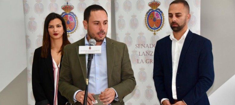 Delgado exige que el Estado revise in situ los deslindes de La Graciosa que afectan a más de 40 vecinos