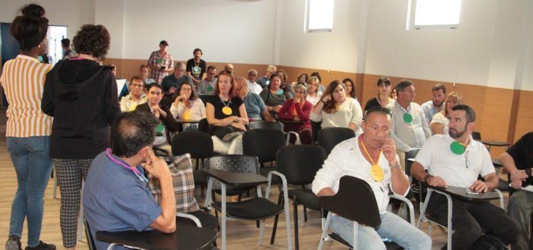 'Lanzarote en pie' celebra su primera reunión pública: "Esto no es la presentación de un partido político"