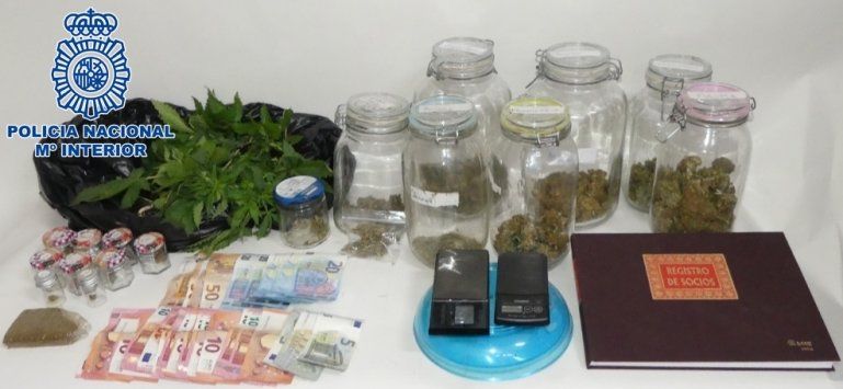 Detenido por vender marihuana y hachís desde un local cercano a un colegio de Arrecife