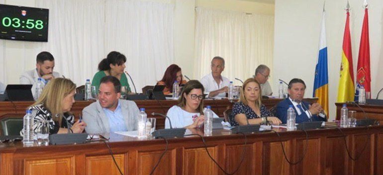 El PP tacha de "surrealista" que la alcaldesa de Arrecife acumule "más de 13 áreas de gobierno"
