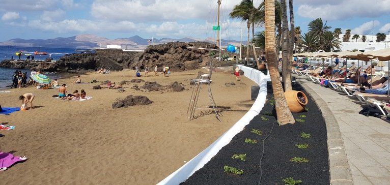 Una mujer en estado grave tras ser rescatada del agua con signos de ahogamiento en Playa Chica