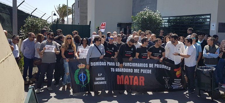 Trabajadores de la prisión de Tahíche protestan tras el "intento de asesinato" de un compañero en Madrid