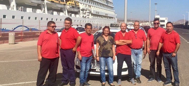 Arrecife pide nuevamente al Cabildo que colabore "para garantizar taxis en días de cruceros"