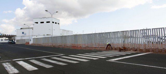 Condenado a año y medio de cárcel el dueño de Hormiconsa por plagio en la valla del puerto de Arrecife