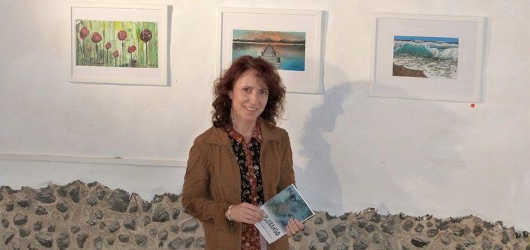 María de los Ángeles Courel expone sus pinturas en la Casa de la Cultura de Teguise