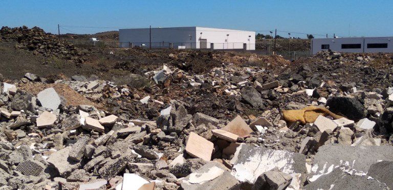 Nueva Canarias denuncia la proliferación de escombreras en Puerto del Carmen y Tías