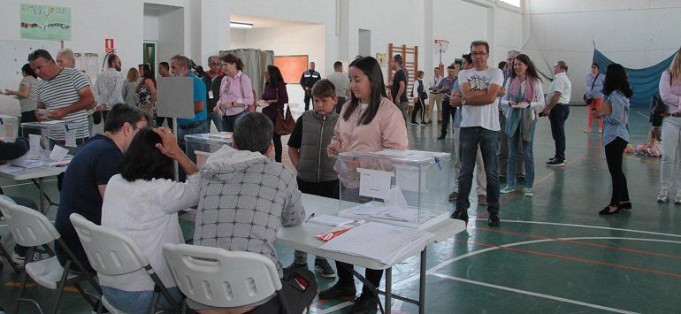 La participación se dispara más de seis puntos en Lanzarote hasta las 17 horas, con un 43,28%