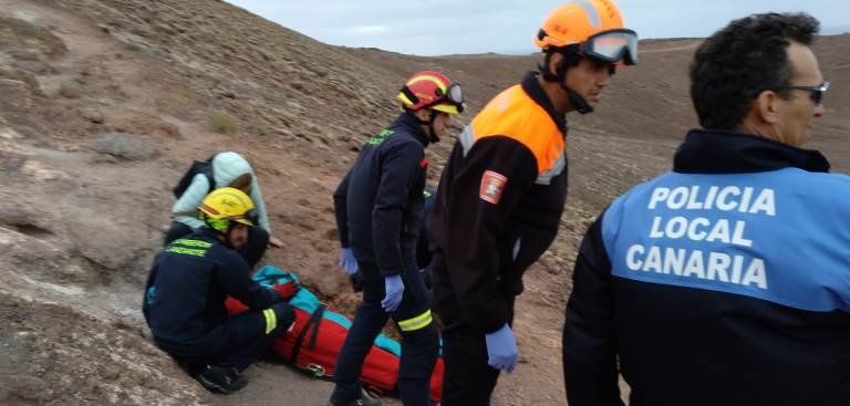 El helicóptero del GES rescata a un varón herido tras sufrir una caída en Montaña Roja
