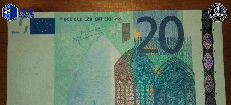 La Policía Local alerta de que hay billetes falsos de 20 euros en circulación en Arrecife