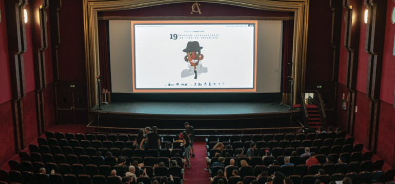 La FCM denuncia el plagio de una obra de Manrique en el cartel de Festival de Cine que organiza el Cabildo