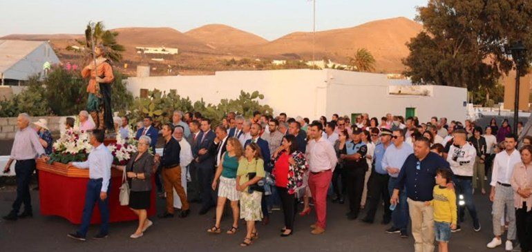 La procesión en honor a San Isidro y la música de Manu Tenorio pusieron el broche a las fiestas de Uga