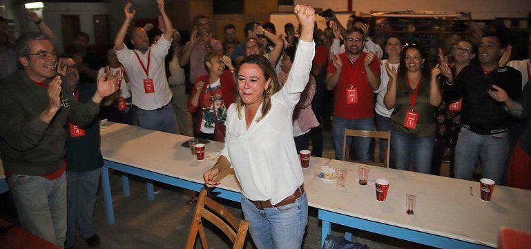 Noche de fiesta en la sede del PSOE: "Después de 10 años hemos recuperado el Cabildo"