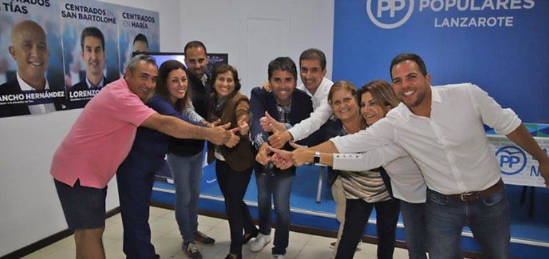 El PP resiste en el Cabildo y celebra el segundo puesto en Arrecife 