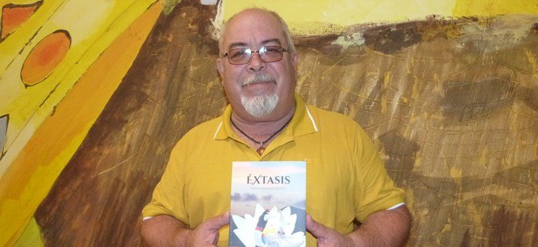 El folclorista Emilio Fernández Batista presentó en Tías su cuarto libro, 'Éxtasis'