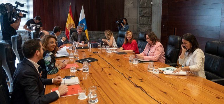 El Gobierno de Canarias aprueba una nueva etiqueta para diferenciar el tabaco legal del ilícito