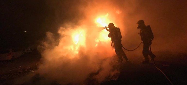 Arden otros seis contenedores en dos incendios en Arrecife