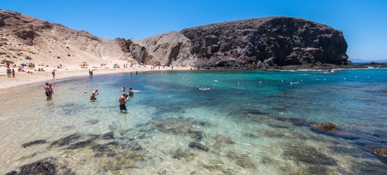 Papagayo, elegida mejor playa de España por los lectores de la revista Condé Nast Traveler