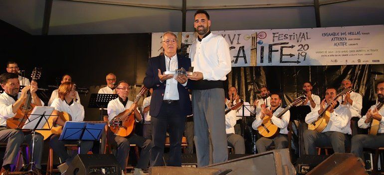 Acatife celebró su XXVI Festival y entregó su 'Volcán de Plata' a Coros y Danzas de Arrecife por su 60 aniversario