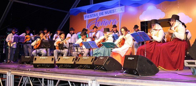 El Festival Folklórico Janubio llena de música y tradición las fiestas de Playa Blanca