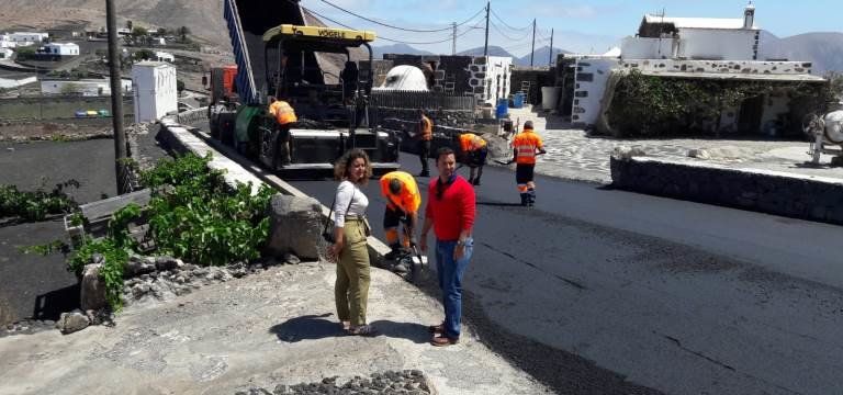 Yaiza comienza los trabajos de reasfaltado en Las Casitas