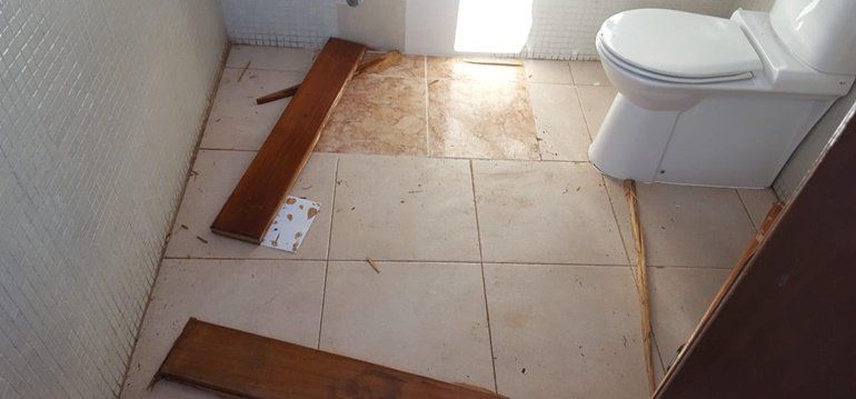El Ayuntamiento denuncia "actos vandálicos" en los baños de Playa Bastián por "quinta vez"