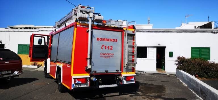 Heridas leves dos personas en el incendio de una casa en Tías