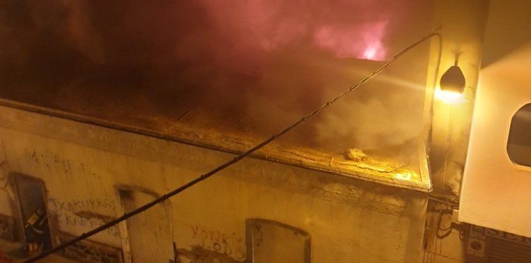 Tres heridos, dos de ellos graves, en el incendio de una casa en Arrecife