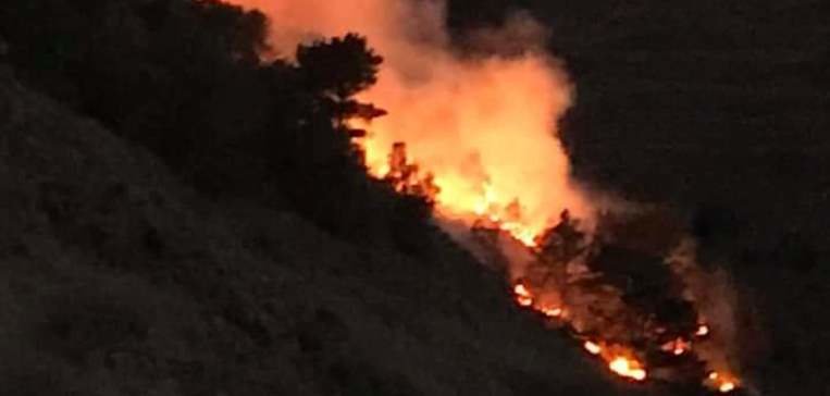 Se declara un incendio junto al Bosquecillo de Haría