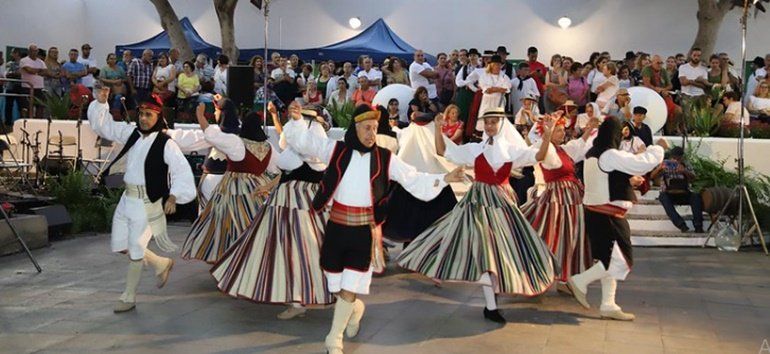 Arrecife celebró con gran éxito su II Baile del Candil